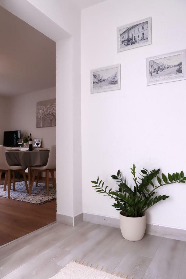 Apartman Sofia Оточац Экстерьер фото