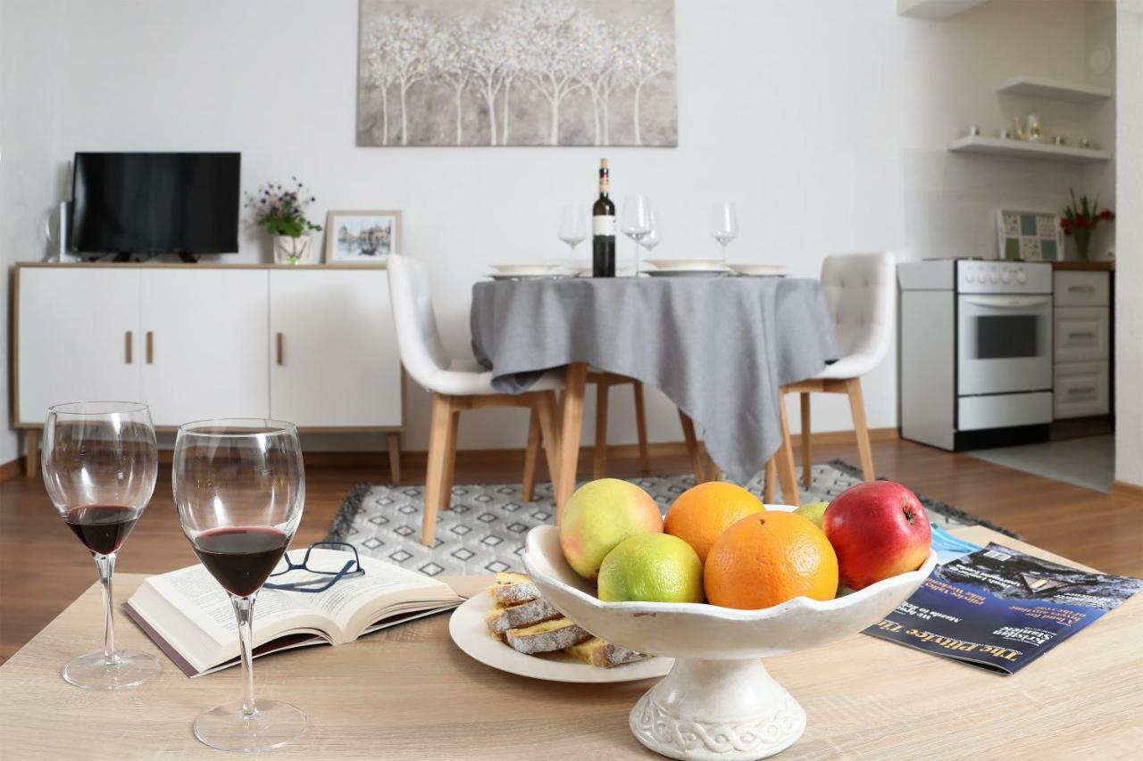 Apartman Sofia Оточац Экстерьер фото