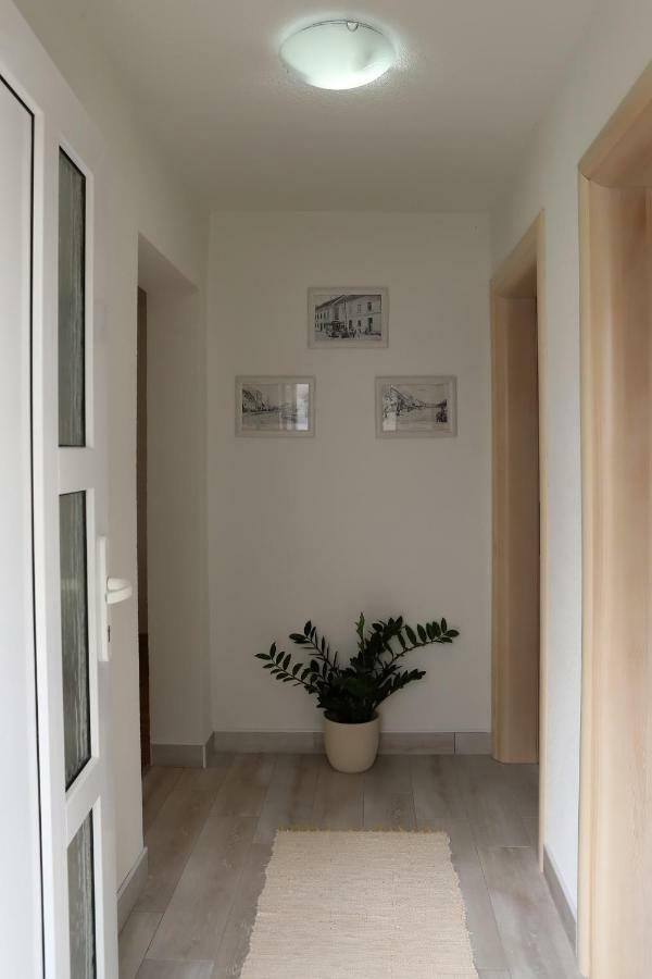 Apartman Sofia Оточац Экстерьер фото